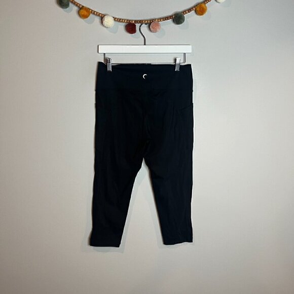 Zyia Active black side pocket cropped athletic leggings - Picture 4 of 5